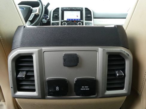 Used 2020 Ford F350 Lariat w/ Lariat Ultimate Package AWD/4WD image 21