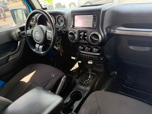 Used 2015 Jeep Wrangler Unlimited Sport w/ Quick Order Package 24S AWD/4WD image 18