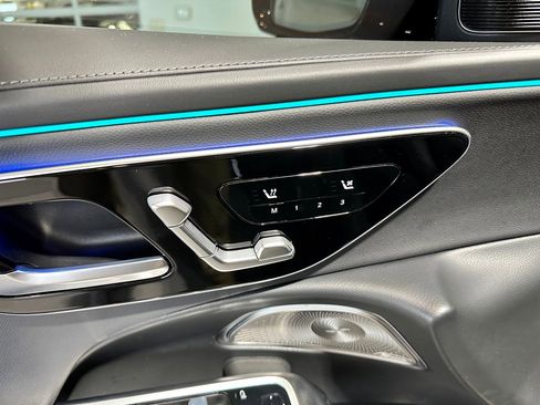 Used 2024 Mercedes-Benz E 350 4MATIC Sedan image 12