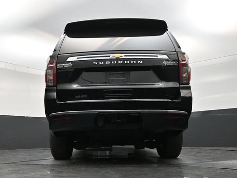 Used 2024 Chevrolet Suburban LS RWD image 23