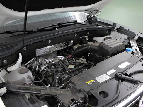 Used 2024 Volkswagen Atlas SE w/ Black Wheel Package FWD image 35