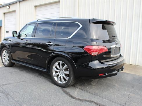 Used 2014 INFINITI QX80 4WD w/ Deluxe Touring Package image 4