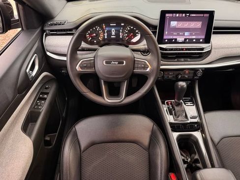 Used 2024 Jeep Compass Latitude AWD/4WD image 15
