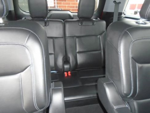 Used 2023 Ford Explorer XLT w/ Equipment Group 202A image 11