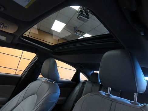 Used 2019 Toyota Avalon Limited image 21