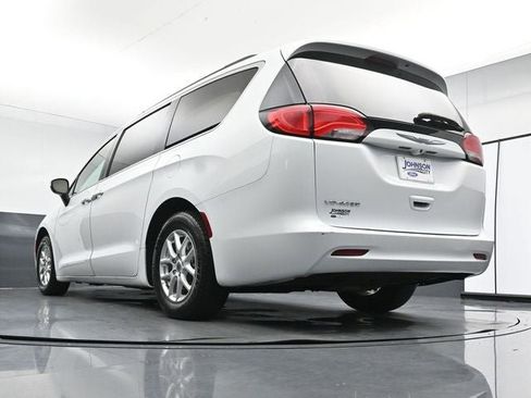 Used 2021 Chrysler Voyager Lxi FWD image 31