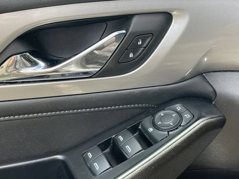 Certified 2023 Chevrolet Traverse LT w/ Midnight/Sport Edition AWD/4WD image 19
