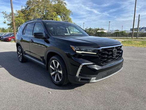 Used 2023 Honda Pilot Elite image 12