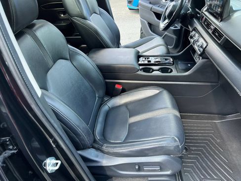 Used 2024 Honda Pilot Touring image 8