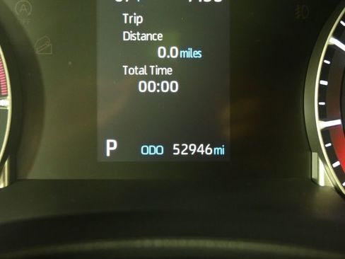 Used 2020 Toyota Highlander LE AWD/4WD image 26