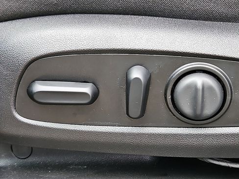 Used 2019 Chevrolet Equinox LT image 26