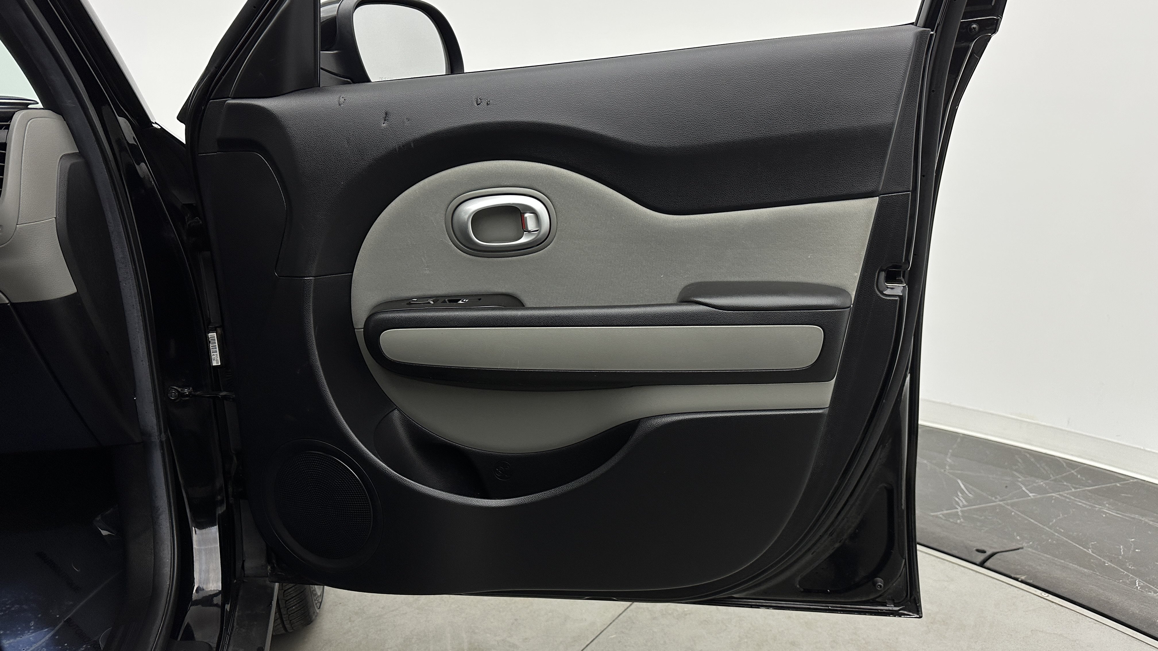 Used 2017 Kia Soul + FWD image 29