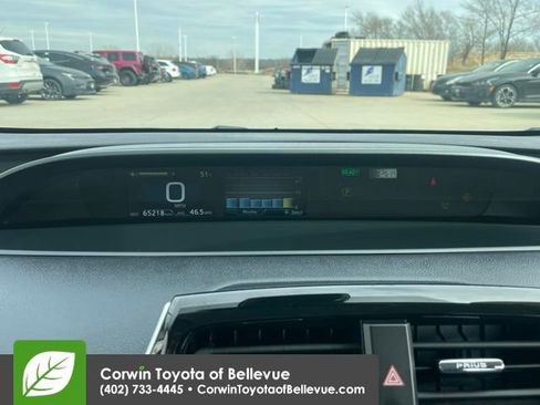 Used 2022 Toyota Prius L Eco image 9