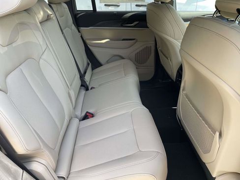 New 2025 Jeep Grand Cherokee Limited w/ Luxury Tech Group II image 33