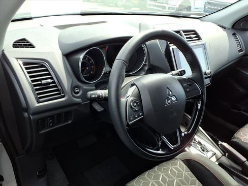 Used 2025 Mitsubishi Outlander Sport AWD image 9