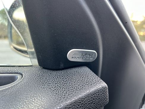 Used 2016 Chrysler 300 C image 40