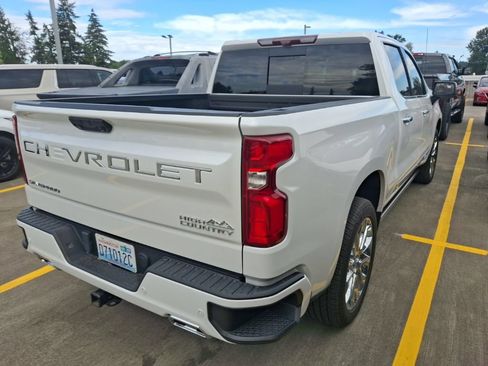 Used 2023 Chevrolet Silverado 1500 High Country w/ High Country Premium Package AWD/4WD image 5