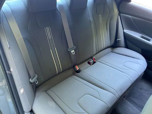 Used 2024 Hyundai Elantra SEL FWD image 29