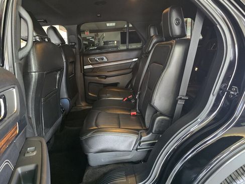 Used 2018 Ford Explorer Limited AWD/4WD image 12