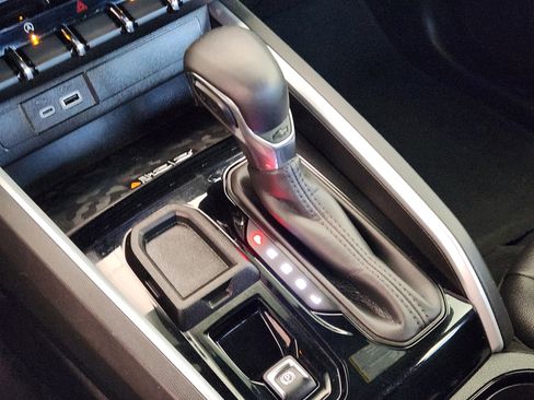 Used 2023 Chevrolet Colorado LT w/ LT Convenience Package III image 20