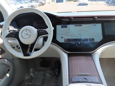 Used 2023 Mercedes-Benz EQS 580 4MATIC SUV w/ Pinnacle Trim Package image 13