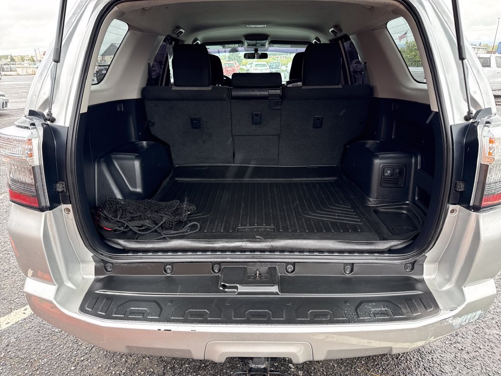 Used 2014 Toyota 4Runner SR5 AWD/4WD image 12