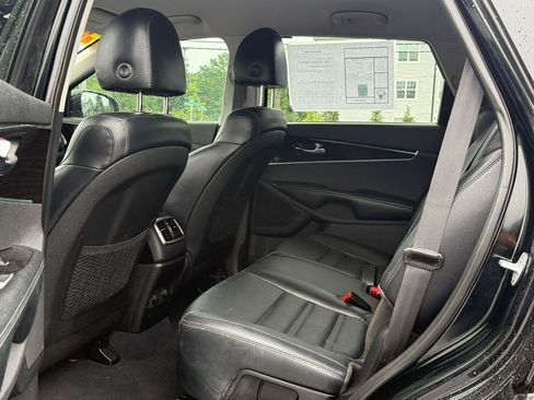 Used 2019 Kia Sorento EX FWD image 10