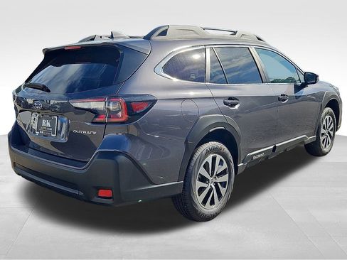 Certified 2025 Subaru Outback Premium image 4