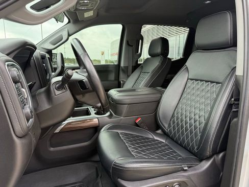 Used 2021 Chevrolet Silverado 1500 LT Trail Boss w/ Convenience Package II image 6