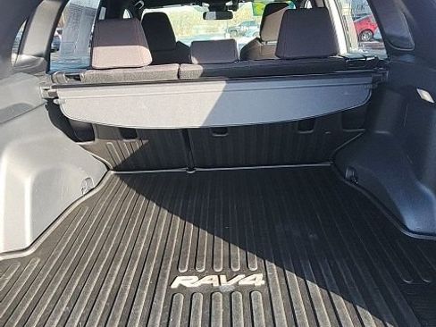 Used 2023 Toyota RAV4 SE image 13