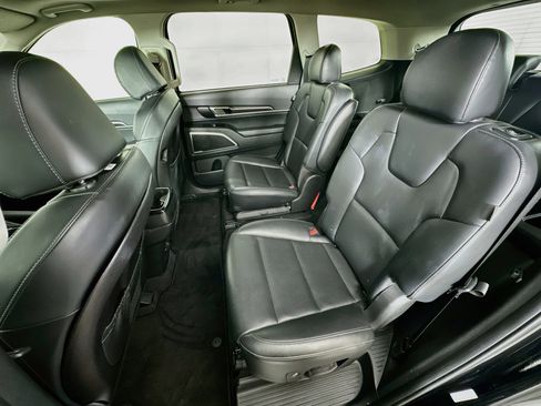 Used 2025 Kia Telluride S AWD/4WD image 29