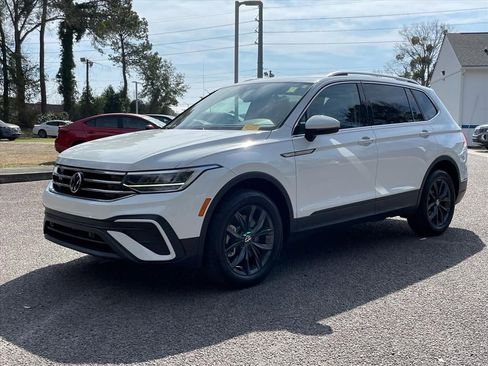 Used 2022 Volkswagen Tiguan SE image 30