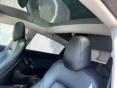 Used 2018 Tesla Model 3 Long Range RWD image 17