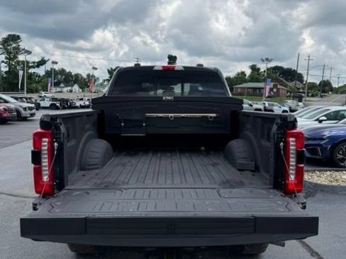 Used 2023 Ford F250 Lariat w/ Lariat Ultimate Package AWD/4WD image 7