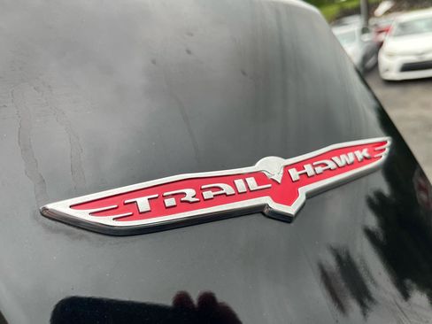 Used 2019 Jeep Cherokee Trailhawk w/ Trailer Tow Group AWD/4WD image 7