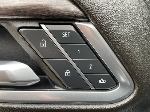 Used 2025 Chevrolet Silverado 1500 LTZ w/ LTZ Premium Package image 6