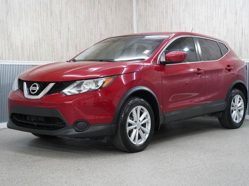 Used 2017 Nissan Rogue Sport S w/ S Appearance Package image 4