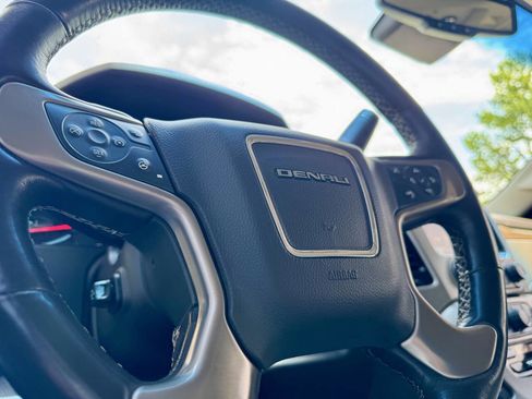 Used 2019 GMC Yukon XL Denali w/ Denali Ultimate Package AWD/4WD image 15