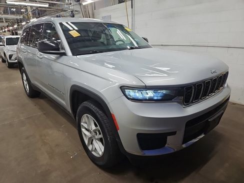 Used 2023 Jeep Grand Cherokee L Laredo AWD/4WD image 4