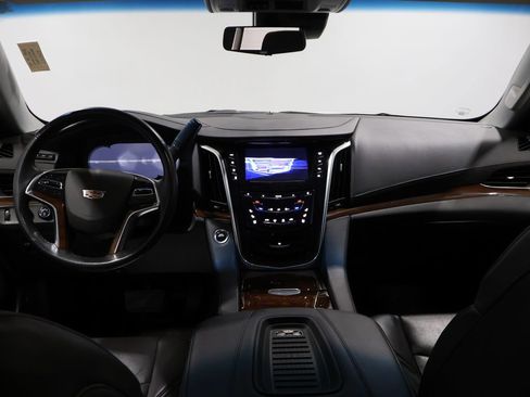 Used 2020 Cadillac Escalade Premium Luxury image 18