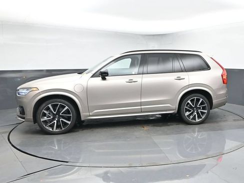 Used 2023 Volvo XC90 T8 Ultimate AWD/4WD image 4