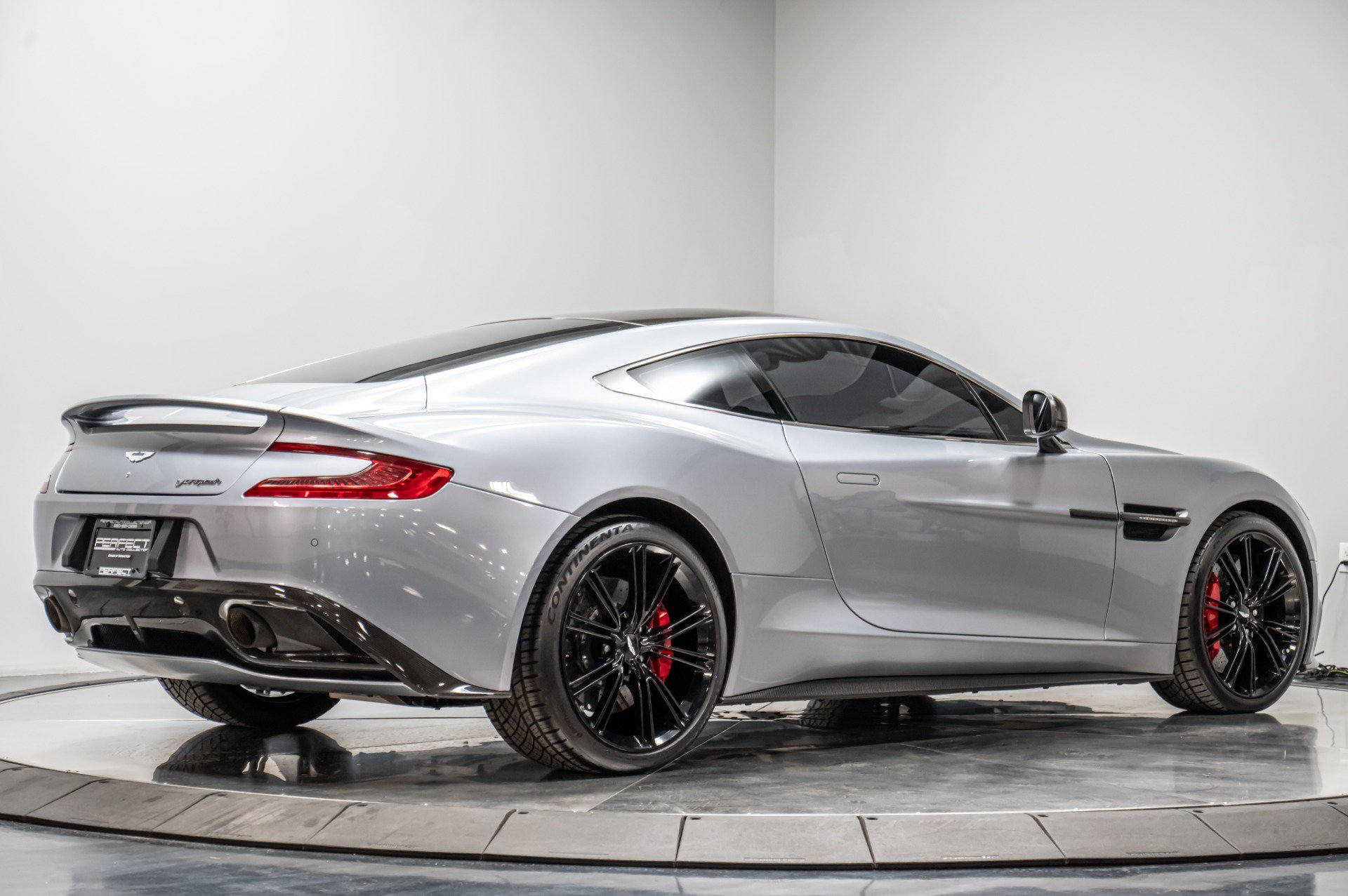 Used 2014 Aston Martin Vanquish Coupe RWD image 9