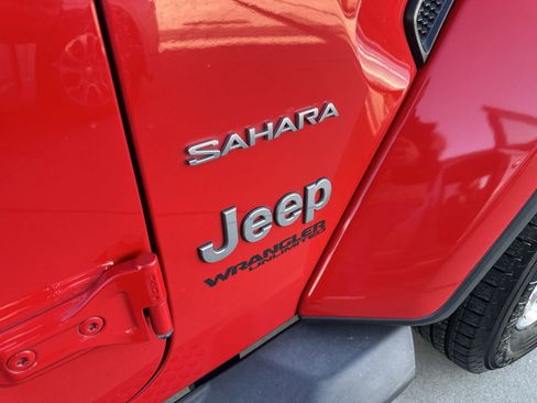 Used 2019 Jeep Wrangler Unlimited Sahara w/ Safety Group image 31