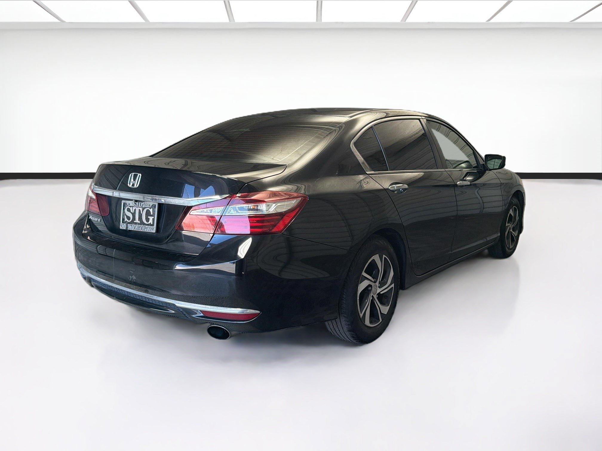 Used 2016 Honda Accord LX image 4