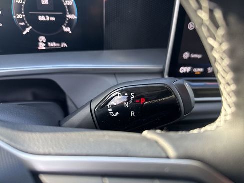New 2026 Volkswagen Tiguan SE AWD/4WD image 31