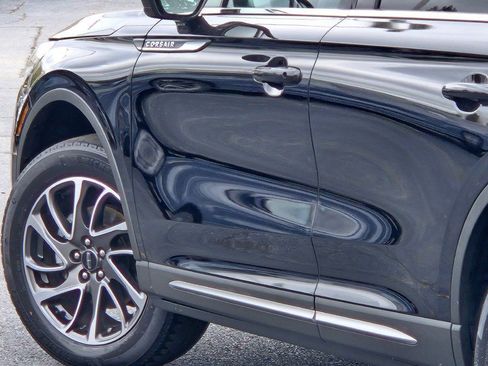 Used 2022 Lincoln Corsair AWD w/ Equipment Group 101A image 14