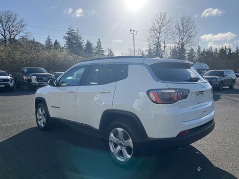 Used 2018 Jeep Compass Latitude w/ Popular Equipment Group image 2