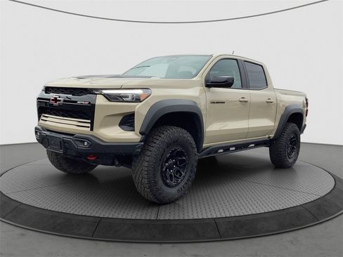 Used 2024 Chevrolet Colorado ZR2 w/ ZR2 Bison Edition image 3