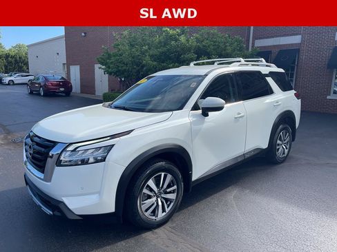 Used 2023 Nissan Pathfinder SL AWD/4WD image 1
