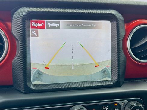 Used 2020 Jeep Gladiator Rubicon image 10